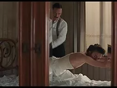 Η νόστιμη ξανθιά έφηβη Naomi Woods παίρνει μια δόση κόκορα σε ένα εγκαταλελειμμένο σπίτι