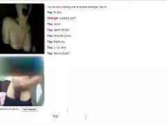 Η Deepthroat Queen Milena Devi επιδεικνύει τις δεξιότητες του ATM